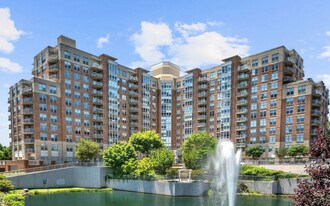 11800 Sunset Hills Rd in Reston, VA - Building Photo