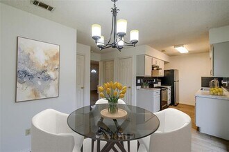 929 Vedral Pl in Cedar Hill, TX - Foto de edificio - Building Photo