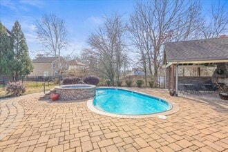 5345 Reneau Way in East Ridge, TN - Building Photo - Building Photo