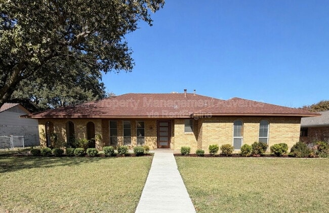 property at 905 Bromwich St