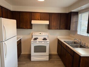 826 S Royal Ave in Eagle Point, OR - Building Photo - Building Photo