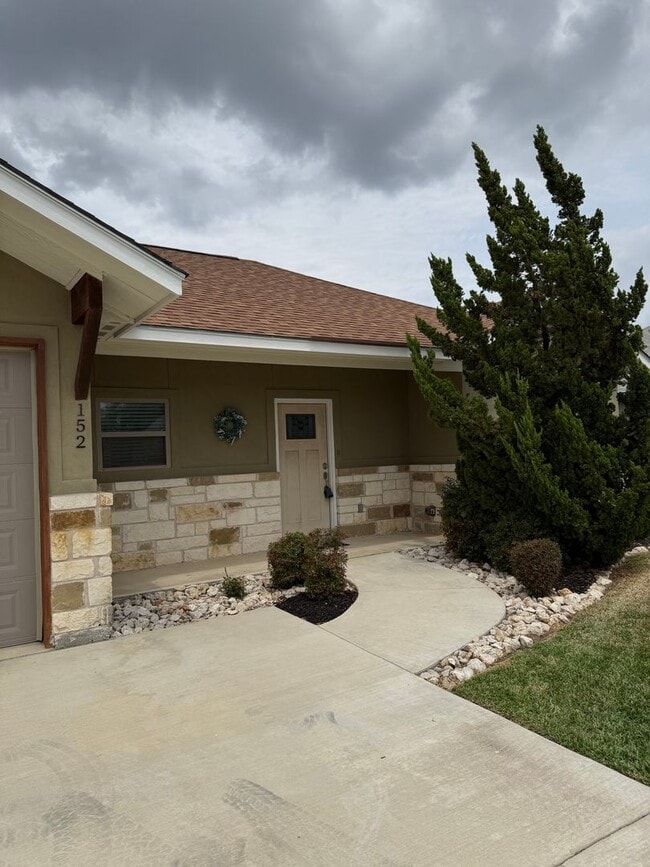 152 Navarro Xing in Seguin, TX - Building Photo - Building Photo