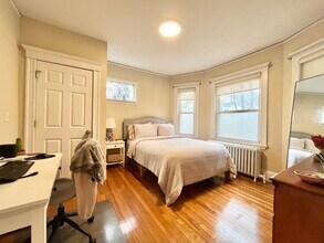 5 Glenley Ter, Unit 1 in Boston, MA - Foto de edificio - Building Photo