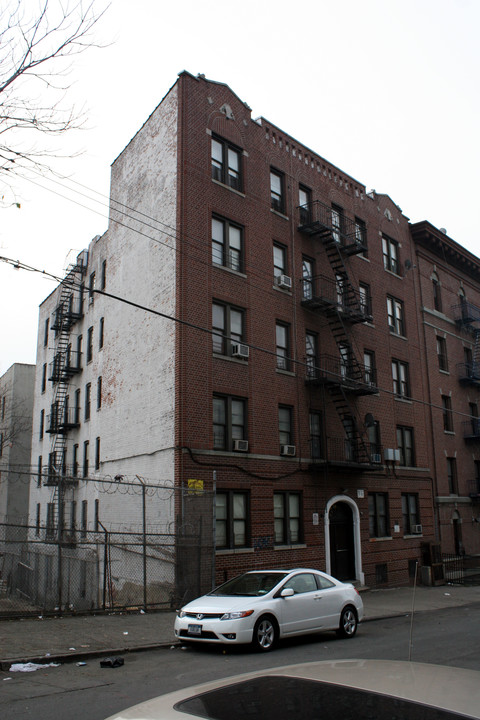 2604 Bainbridge Ave in Bronx, NY - Building Photo