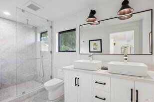 303 Bodega Ave in Petaluma, CA - Building Photo