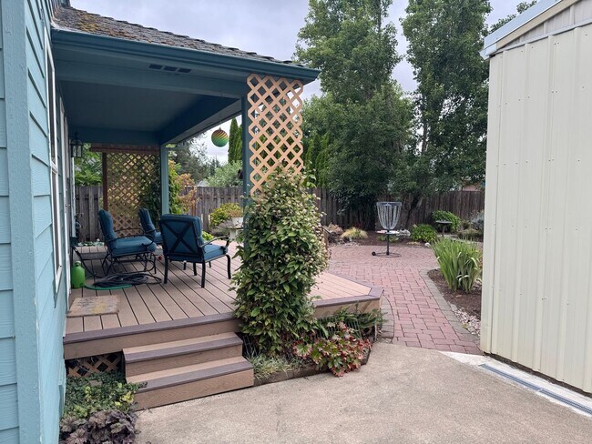 435 NW Forest St in Hillsboro, OR - Building Photo - Building Photo