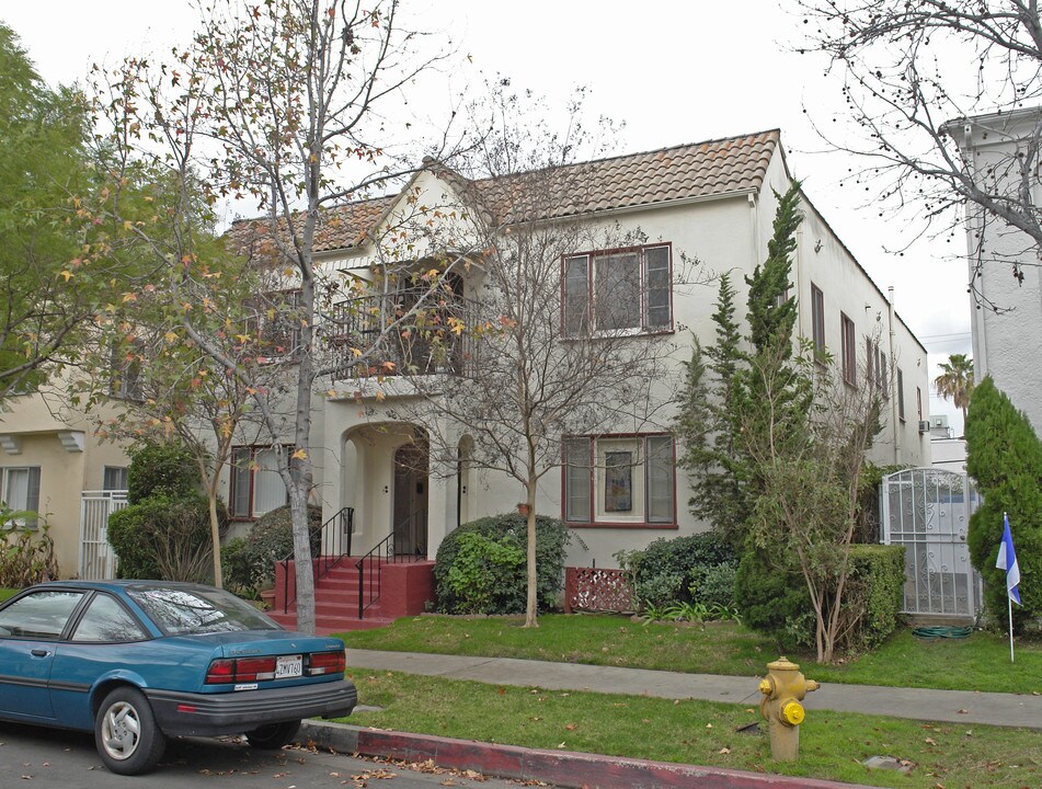 329 N Orange Grove Ave in Los Angeles, CA - Building Photo