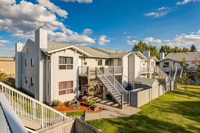 Huntington Court Coach Homes