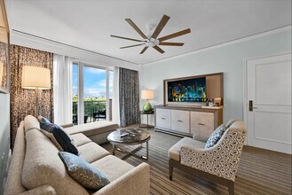455 Grand Bay Dr, Unit SI FL3-ID1022331P in Key Biscayne, FL - Foto de edificio - Building Photo