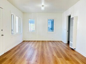 3708 St Andrews Pl-Unit -3714 St Andrews Pl in Los Angeles, CA - Foto de edificio - Building Photo