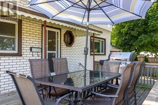 5969 Gladstone St in Niagara Falls, ON - Building Photo