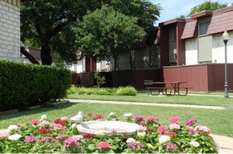 Tennyson Arms in Waco, TX - Foto de edificio - Building Photo