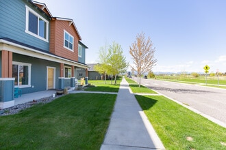 136 Bull Frog Dr in Bozeman, MT - Building Photo - Building Photo