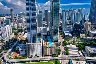 1300 S Miami Ave in Miami, FL - Building Photo - Building Photo