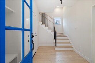 2206 Lou Ellen Ln in Houston, TX - Building Photo - Building Photo