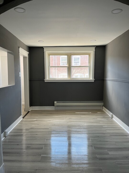 70 Clinton Rd in Upper Darby, PA - Building Photo