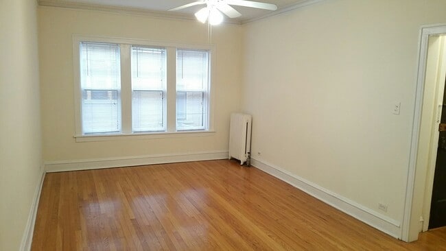 708 Seward St, Unit 2S in Evanston, IL - Building Photo - Building Photo