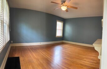 1233 Bates Ct, Unit 4 in Louisville, KY - Foto de edificio - Building Photo