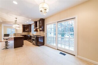 1 Elizabeth Rd in New Rochelle, NY - Building Photo - Building Photo