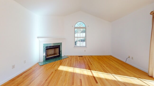 128 N Taylor Ave in Norwalk, CT - Building Photo - Building Photo