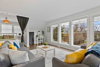 74 Elma St W in Okotoks, AB - Building Photo - Building Photo