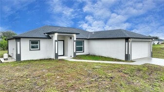 3103 Vera Ave S in Lehigh Acres, FL - Building Photo