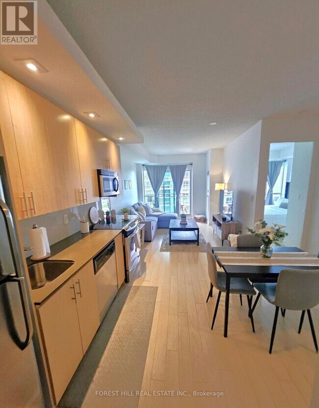 2221-165 Legion Rd N in Toronto, ON - Building Photo - Building Photo