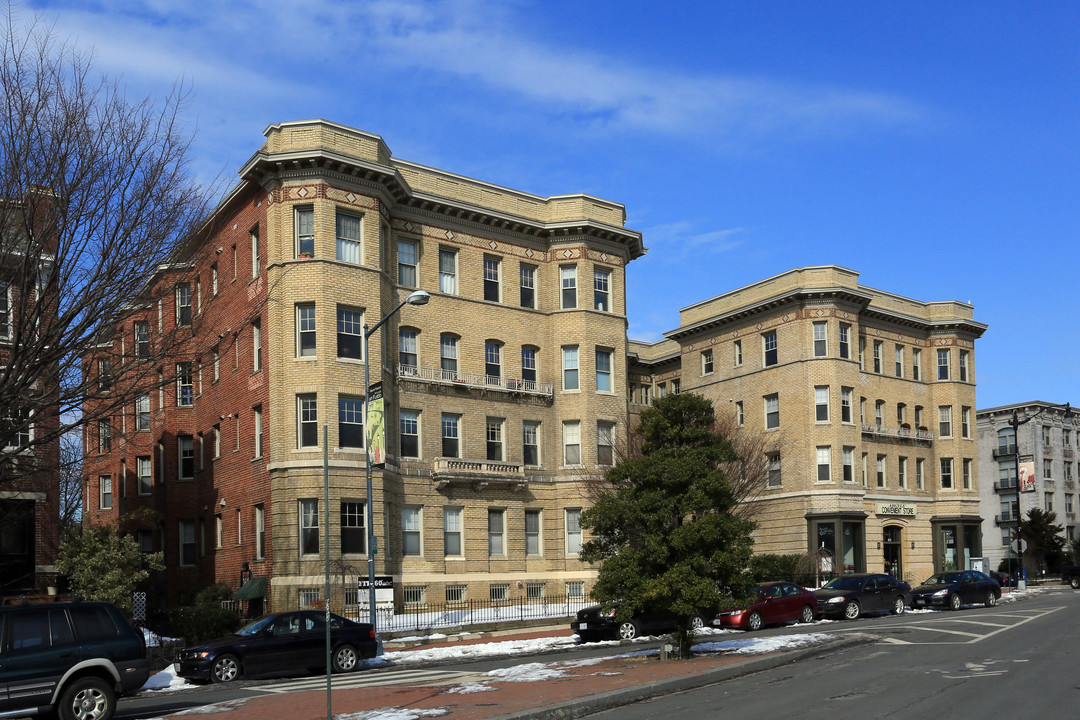 3220 17th St NW in Washington, DC - Building Photo