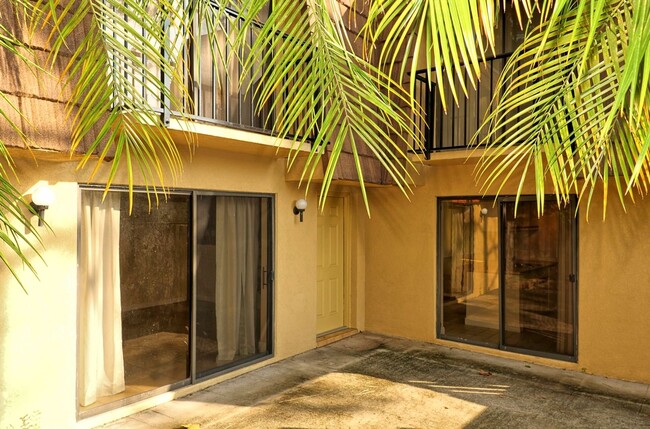property at 5262 Coral Ct