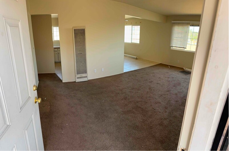 22403 1/2 S Figueroa St in Carson, CA - Building Photo