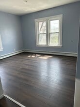 7 Barnes St in Pawtucket, RI - Building Photo - Building Photo