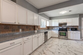 2511 Meadow Ln in La Marque, TX - Building Photo - Building Photo