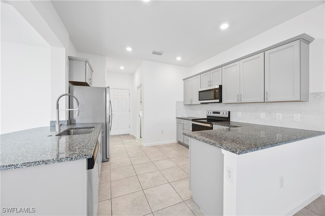 4583 Lamaida Ln in Ave Maria, FL - Building Photo