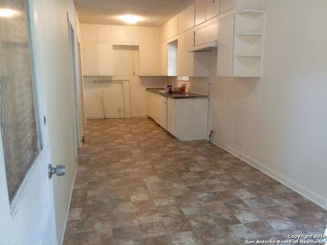943 Essex St in San Antonio, TX - Building Photo - Building Photo