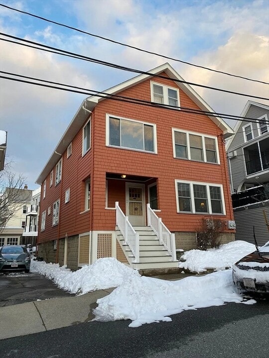 7 High St, Unit 1 in Somerville, MA - Foto de edificio