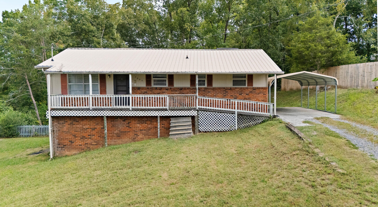 1220 Collegeview Dr NW in Cleveland, TN - Building Photo