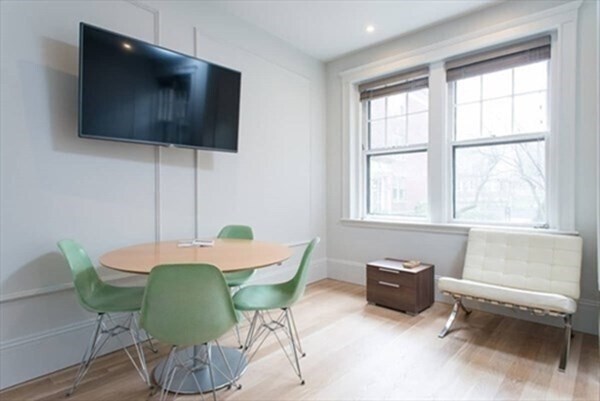 457 Washington St, Unit 2 in Brookline, MA - Building Photo - Building Photo