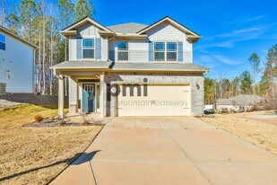 247 Magnolia Villas Dr in Cornelia, GA - Building Photo