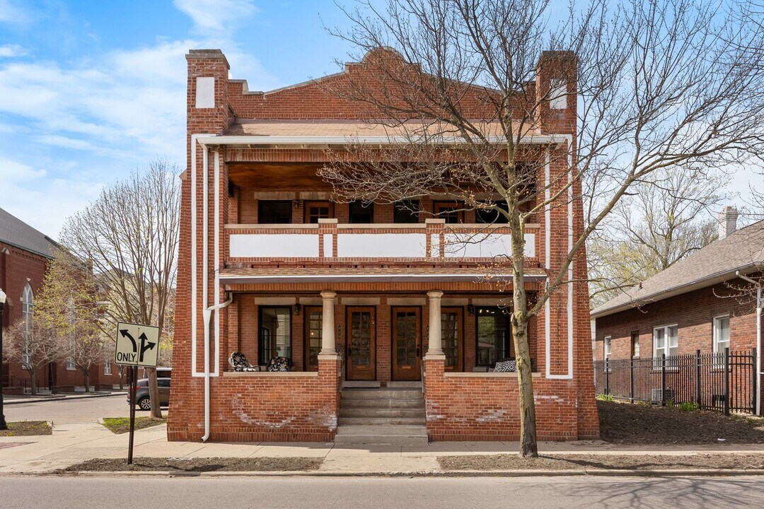 400 N 9th St Rd in Lafayette, IN - Foto de edificio