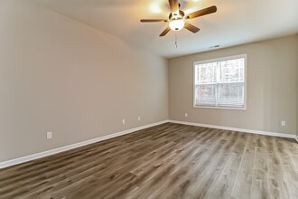 174 Carissa Dr in Smithfield, NC - Foto de edificio - Building Photo