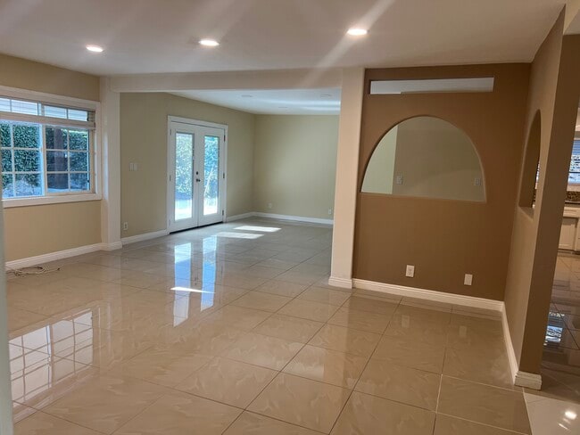 413 S Colt St in Anaheim, CA - Building Photo - Building Photo