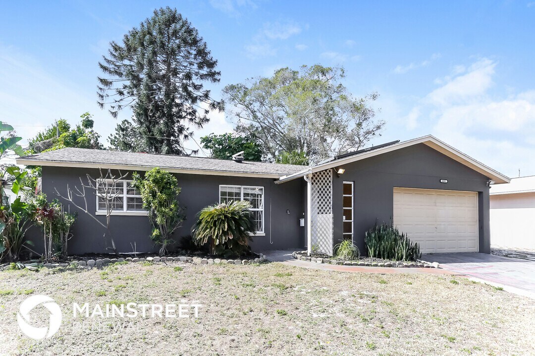 6801 14th Way S in St. Petersburg, FL - Building Photo