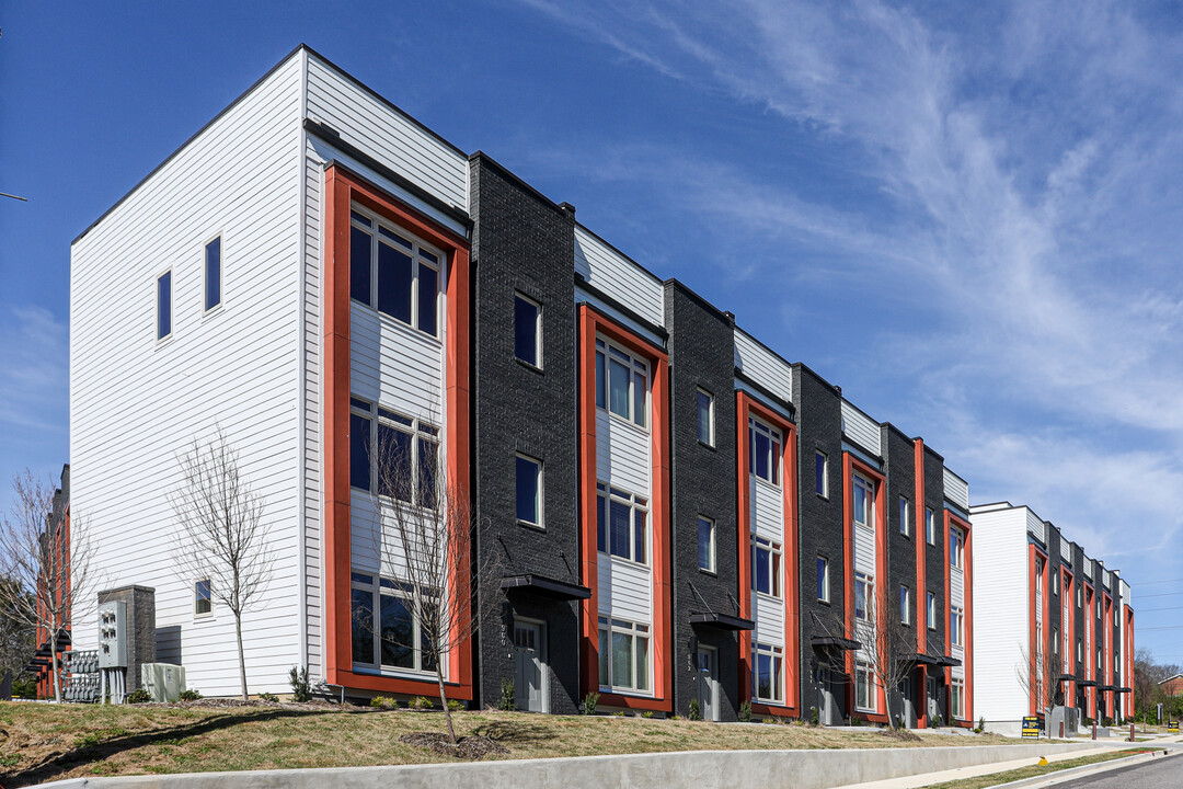 Youngs Lane Townhomes in Nashville, TN - Foto de edificio