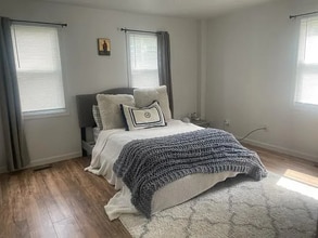 240 Springfield St in Chicopee, MA - Building Photo - Building Photo