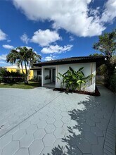 3335 SW 65th Ave in Miami, FL - Building Photo - Building Photo