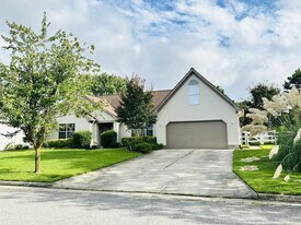 3249 Fayette Dr in Virginia Beach, VA - Building Photo