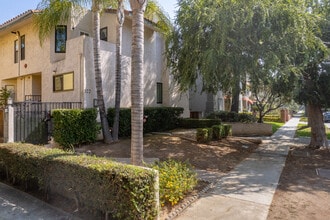 Mentor Townhomes in Pasadena, CA - Building Photo - Building Photo