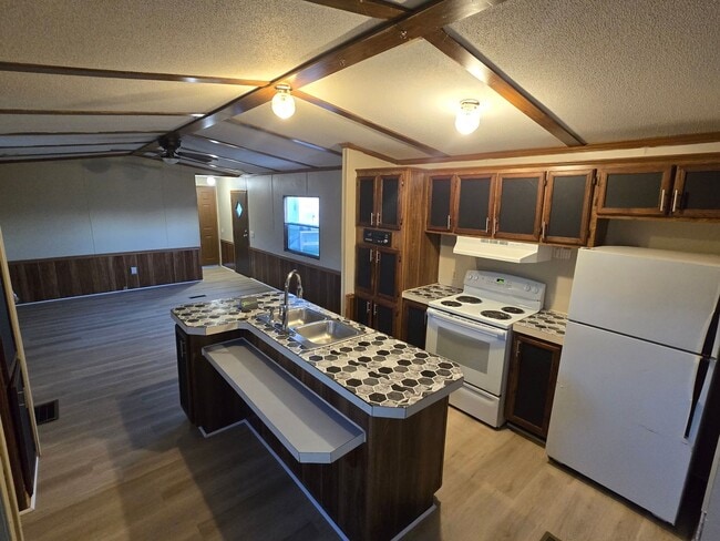 property at 406 Mt Vernon Dr