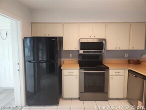 1604 Ridgecrest St in Lehigh Acres, FL - Building Photo - Building Photo