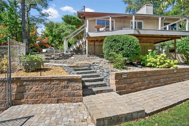 3 Hudson Bluff Cir in Marlboro, NY - Building Photo - Building Photo